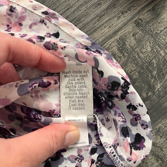 LC Lauren Conrad Floral Top Size Medium - Picture 11 of 11